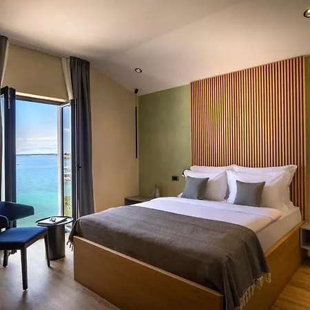 Dunatovi Dvori Heritage 4* פרקו