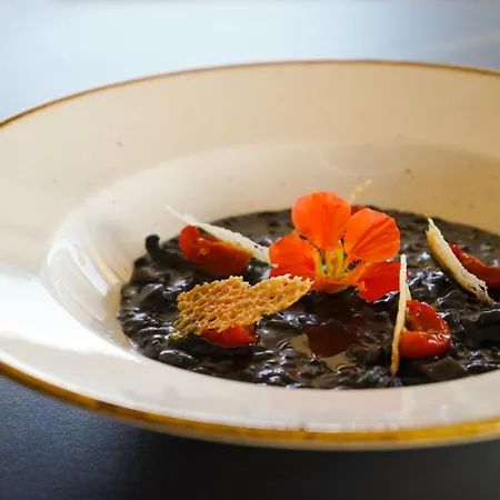 Dunatovi Dvori Heritage Отель Преко