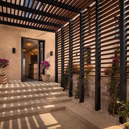 Dunatovi Dvori Heritage Преко