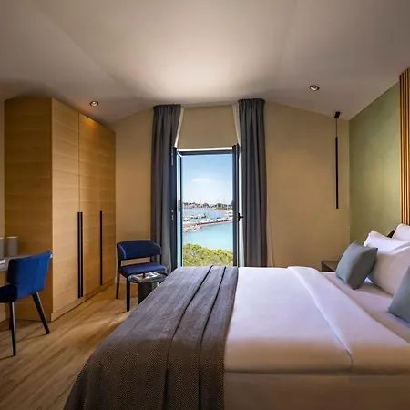 Dunatovi Dvori Heritage 4* بريكو